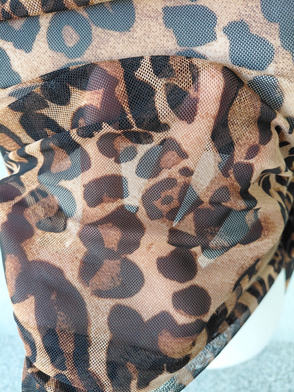 Jolie & Joy Leopard Print Off Shoulder Top Mesh Ruched Long Sleeve Size M - Picture 4 of 8